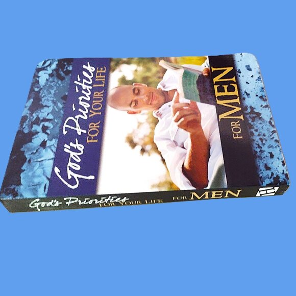GOD'S PRIORITIES for Your Life for MEN ~ Paperback 318 Pgs ~ Excellent Condition - Picture 3 of 7